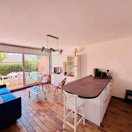 Bel T1bis 4 Couchages Avec Piscine En Copropriété Apartamento Bandol